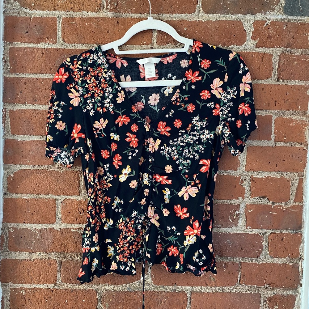 H&M Black Floral Short Sleeve Top